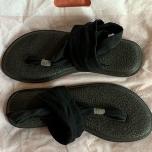 Sanuk Yoga Black Sling Sandals - Size 9